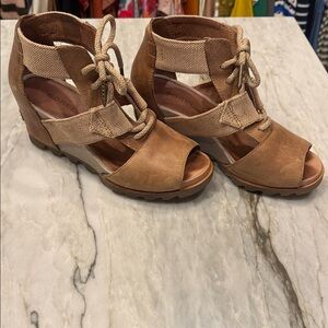 Women’s Sorel Brown Wedge Sandals Size 7.5